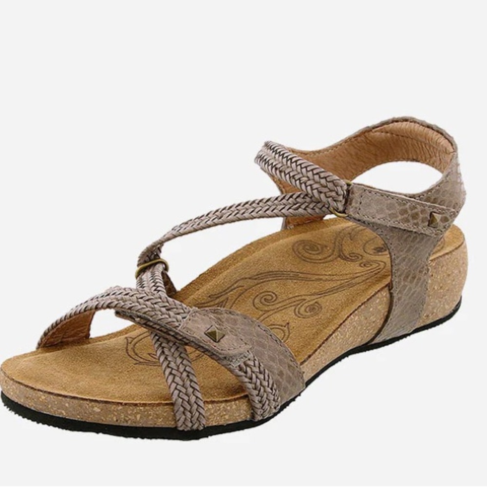 Taos Footwear Ziggy Sandals 10-10.5 Taupe Snake